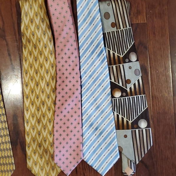 Bundle of Beautiful mens silk ties - Picture 2 of 6